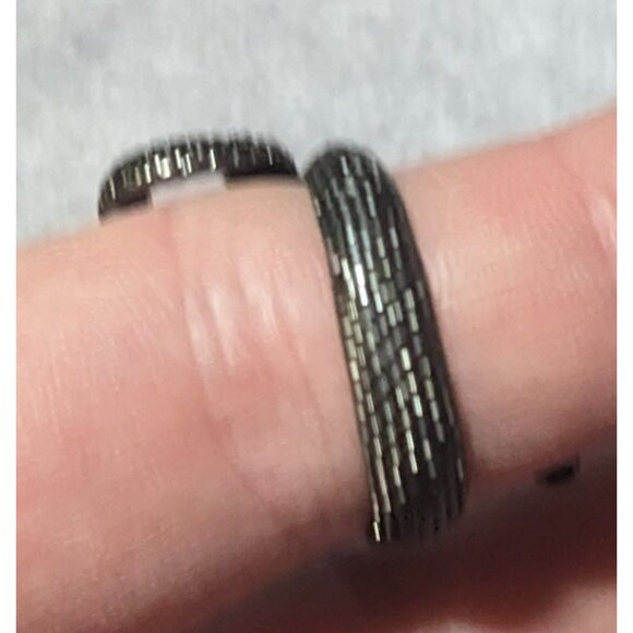Gothic Gunmetal Tone Textured Snake Ring Size 5 1/2 - Picture 12 of 14